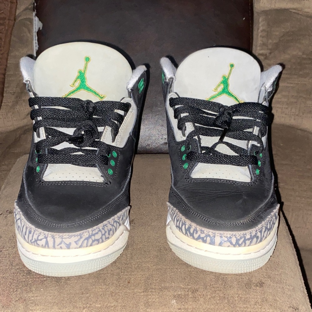 Pine Green Jordan 3s